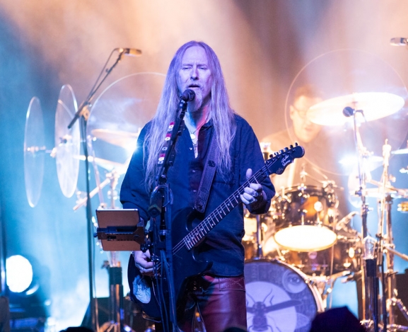 Jerry Cantrell Delivers Grunge Commandments From On High at The Fillmore Charlotte