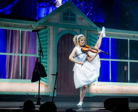 Lindsey Stirling Brings The Holiday Cheer To NJ With A Snow Waltz