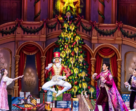 NUTCRACKER! Magical Christmas Ballet: A Holiday Tradition
