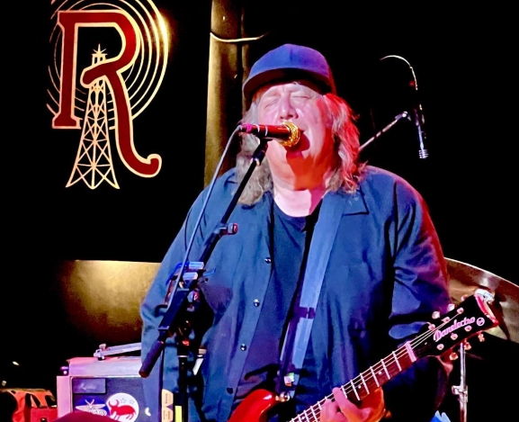 Drivin’ n Cryin’ Rock the Radio Room Greenville