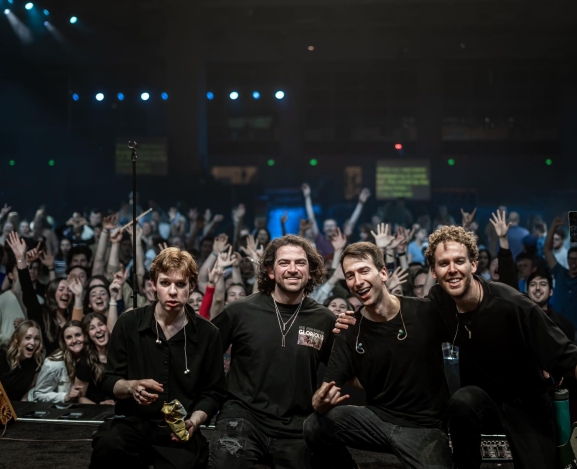 New Hampshire Born Rock Duo 19 Miles Per Hour Releases “Looking Back”