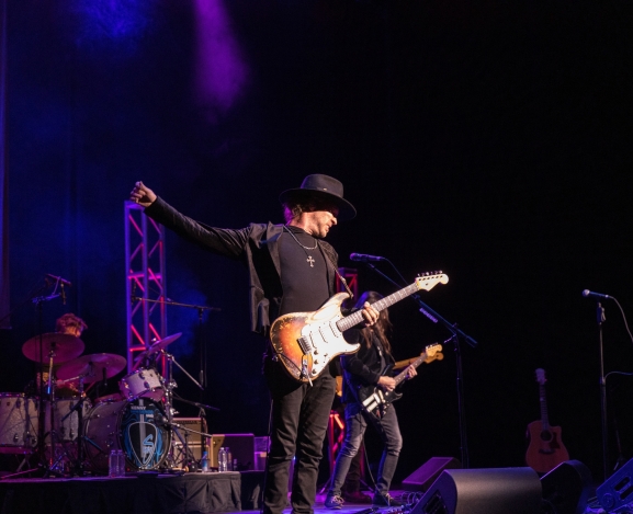 Kenny Wayne Shepherd Band Schools Charlotte In The Blues