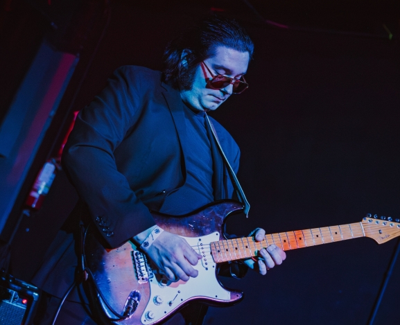 Eddie 9V Brings Blues Back to The Neighborhood