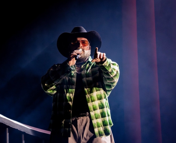 Teddy Swims Gives Musical Therapy In Philadelphia