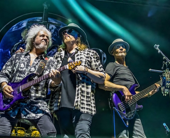 Toto Holds The Line In Charlotte