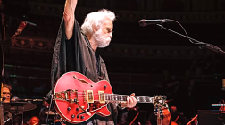 Music Sin Fronteras –  Bob Weir