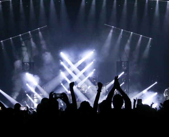 Smashing Pumpkins Bring  The World Is a Vampire Tour, along with the rock, the roll, and the…joy(?!) to Charlotte. 