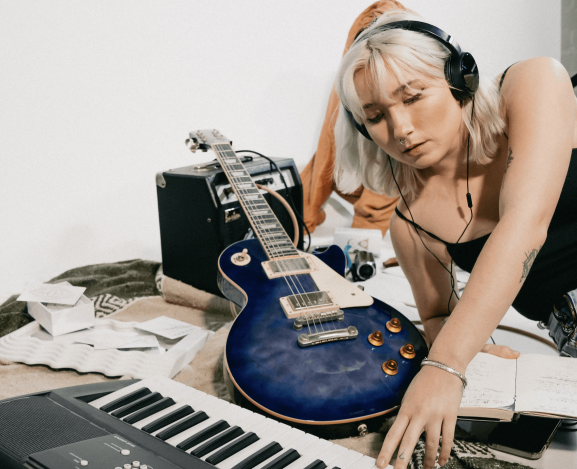 New Single Premiere: Ashlynn Malia Releases “from the moon-voice memo”